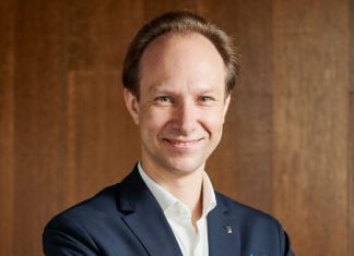 The Ritz-Carlton, Millenia Singapore welcomes new hotel manager