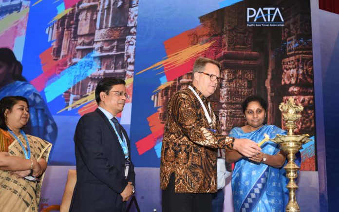 PTM2023-lamp-lighting