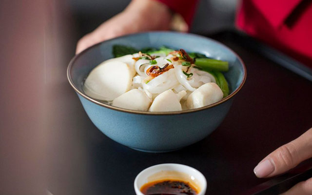 Cathay Pacific elevates in-flight dining experience