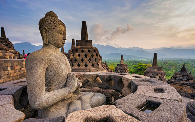 Borobudur in Indonesia 640