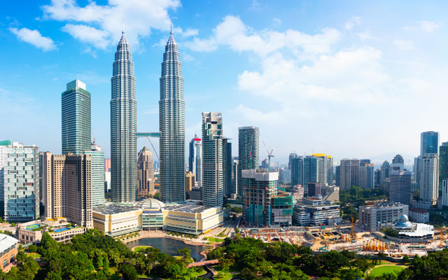 Kuala Lumpur city skyline 640