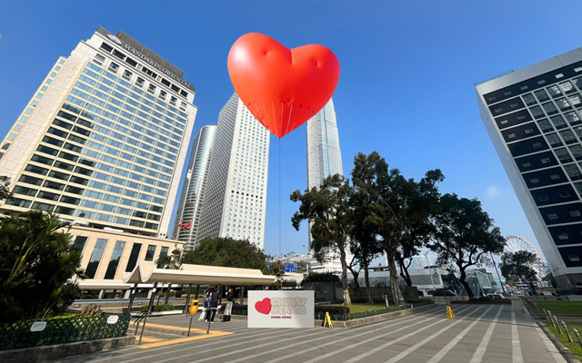 Mega events and Art - Chubby Hearts Hong Kong_Statue Square Gardens 640