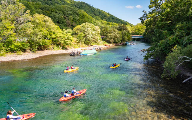 Lake Shikotsu (Shikotsuko) in Chitose City, Hokkaido, Japan 640