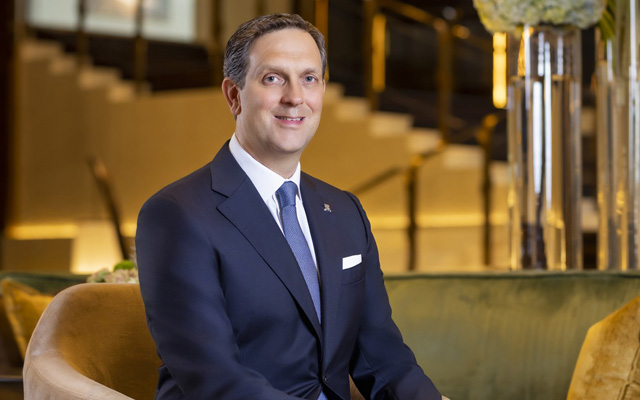 Oliver_Kreuzer_-_General_Manager_The_St._Regis_Jakarta_640