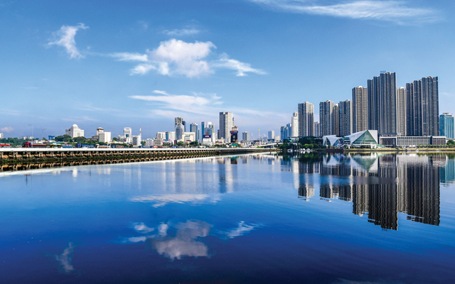 Skyline-of-Johor-Bahru,-the-capital-of-Johor-state_640
