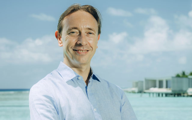 The Ritz-Carlton Maldives, Fari Island - GM Oscar Postma 640