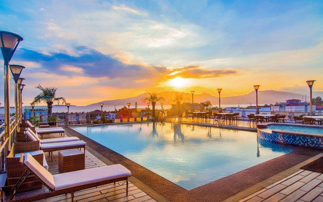 Best Western Plus Hotel Subic - Rooftop Pool 640