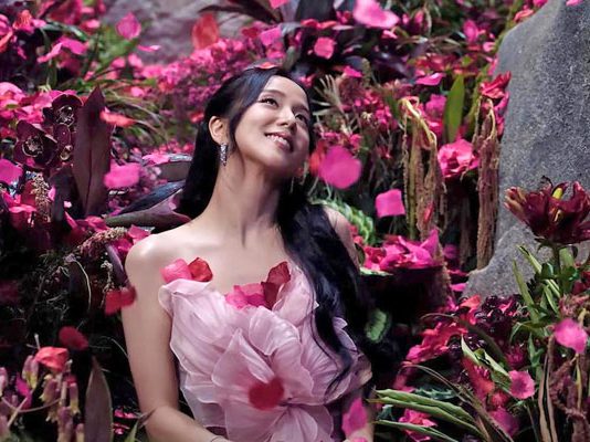 K-pop star Jisoo spotlights Singapore’s nature in latest music video