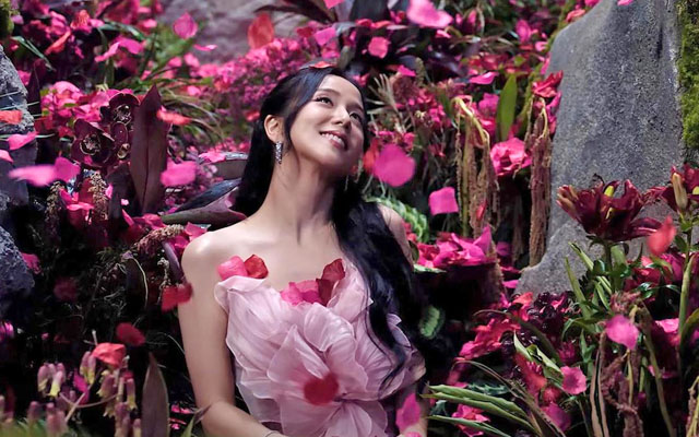 K-pop star Jisoo spotlights Singapore’s nature in latest music video