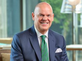 Douglas Glen returns as GM of Carlton City Hotel Singapore