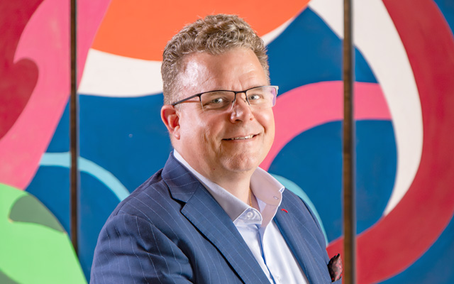 Jens Corder takes the lead at Jen Singapore Orchardgateway