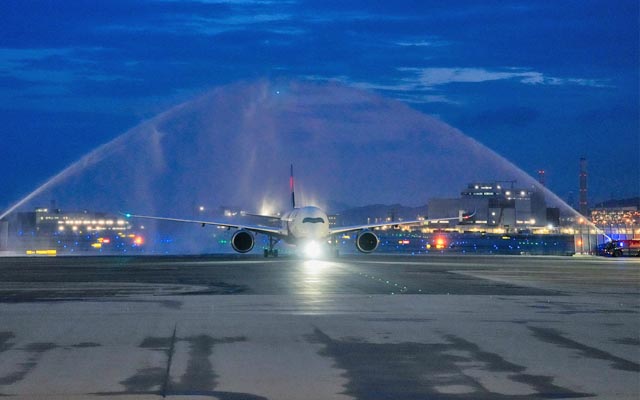 Delta arrives in HK 640
