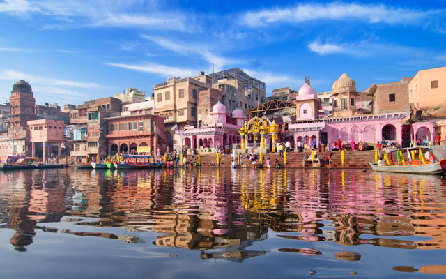 Varanasi ghats India 640